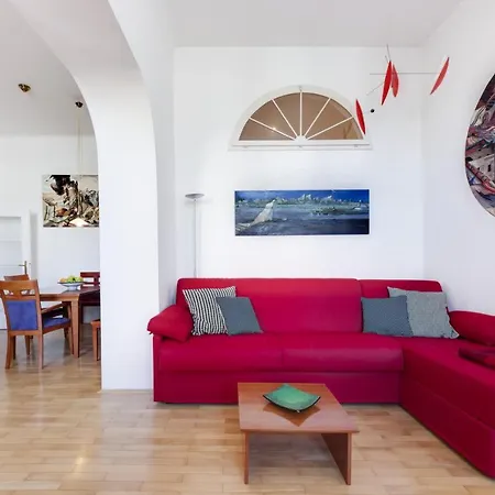Comfy Two Bedroom Daire *